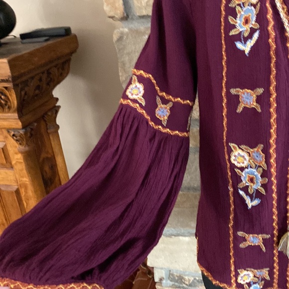 Boho top…maroon, so cute & comfy! 🌸 - Picture 3 of 7